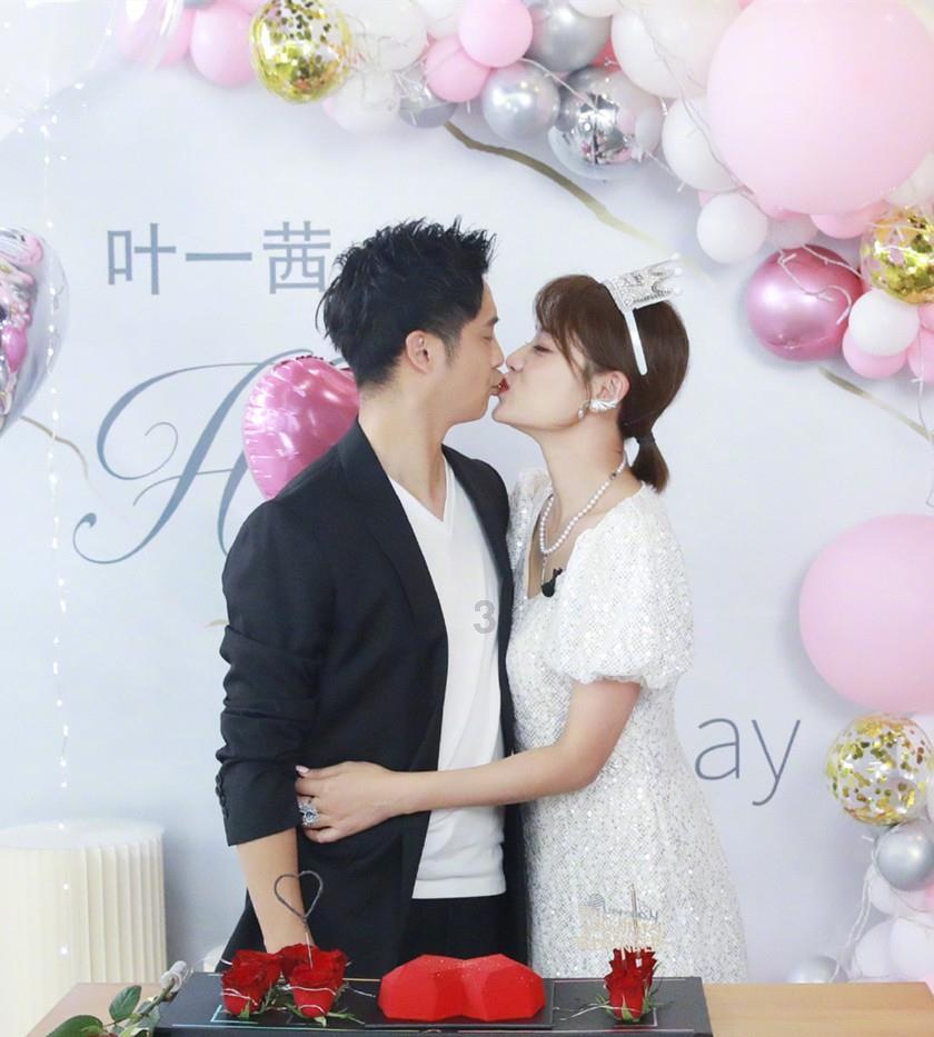 男子蒙面持刀抢劫7000元和一部老年机 潜逃7年后被抓获