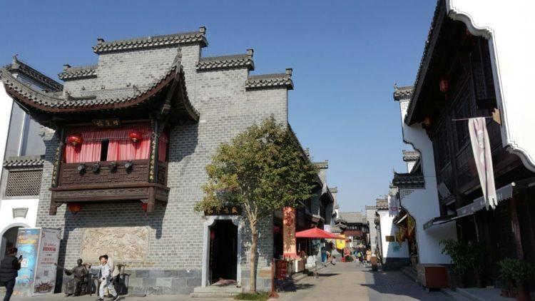 滕州市龙泉街道中心幼儿园开展腊八节活动
